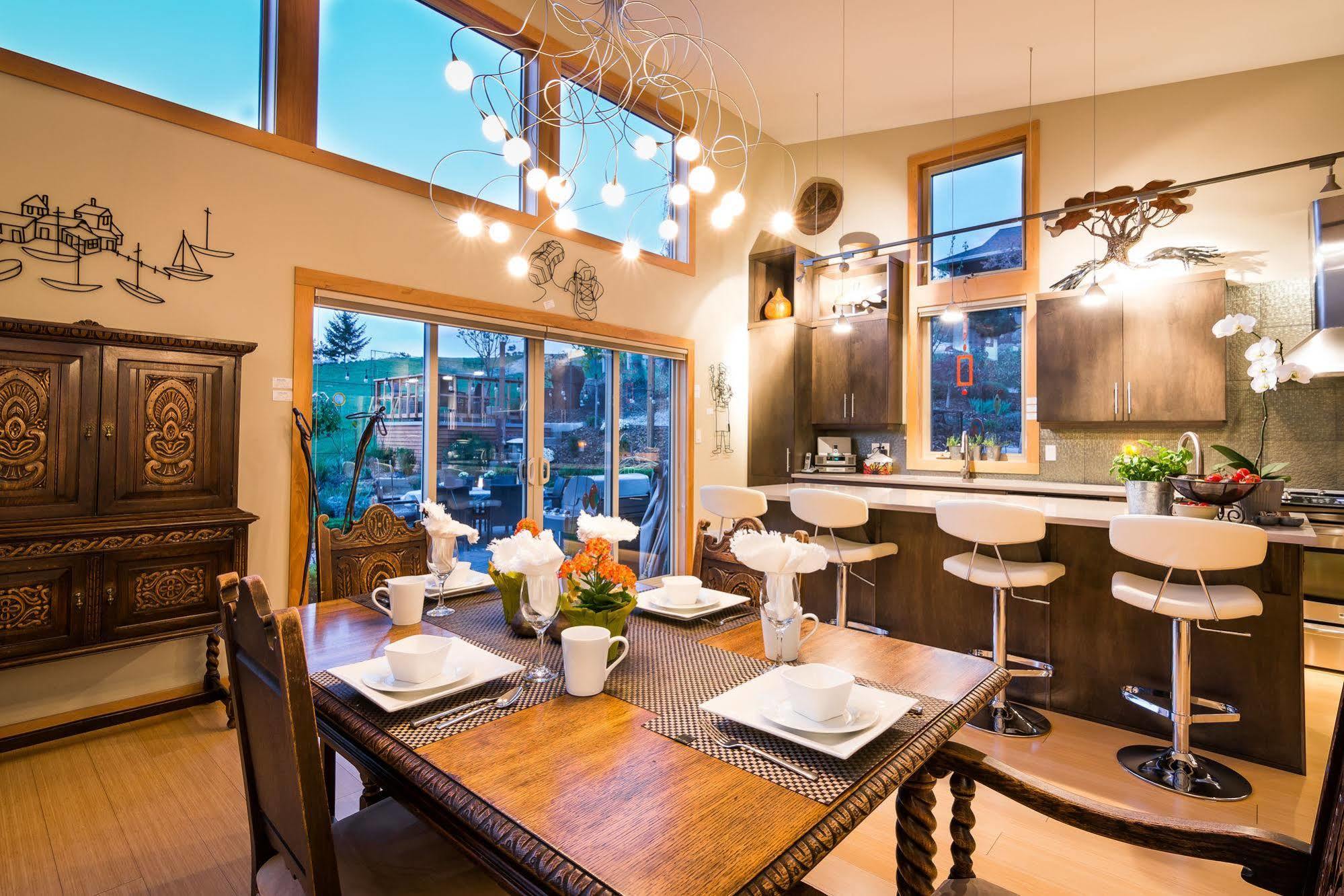 Cormier'S Studio Guest Suites Penticton Exterior photo